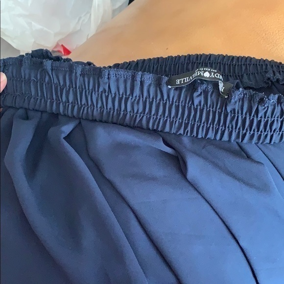 Brandy Melville one size‎ navy pleated skirt - Picture 6 of 8